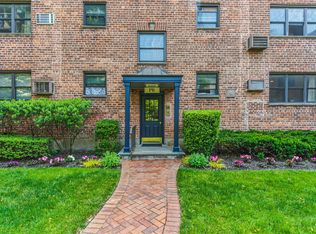 15 Beach Rd APT 1P, Great Neck, NY 11023