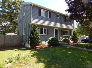 15 Sullivan Pkwy, Tewksbury, MA 01876
