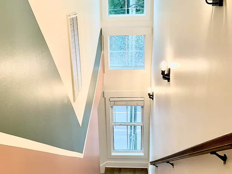 1027 E Trinity Ln — Photo 39