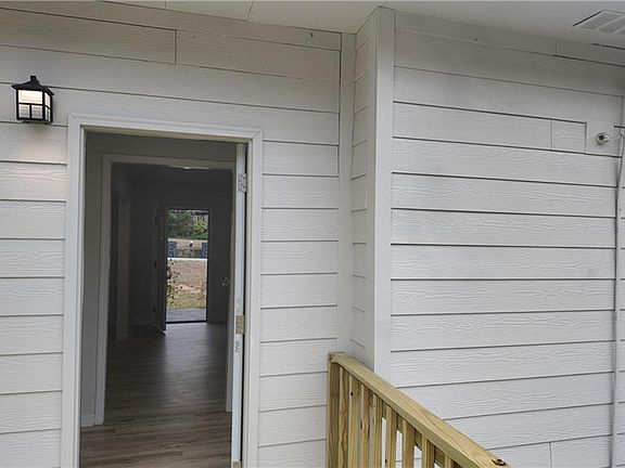 3rd image of 210 Combs St