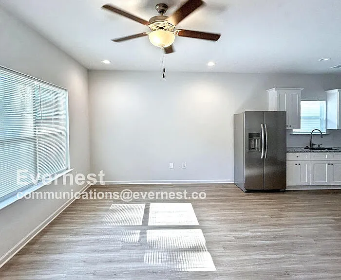 406 Killian Ave — Photo 3