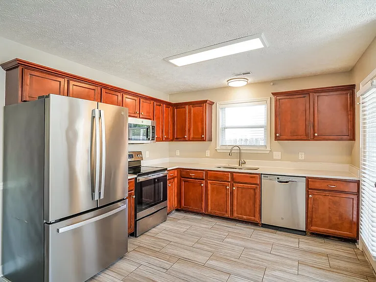 1632 Beaconcrest Cir — Photo 8