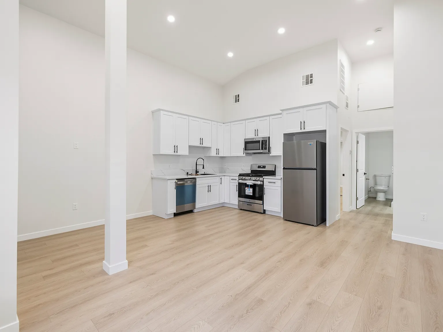 1 bed, 700 sqft, $2,500 — Photo 4