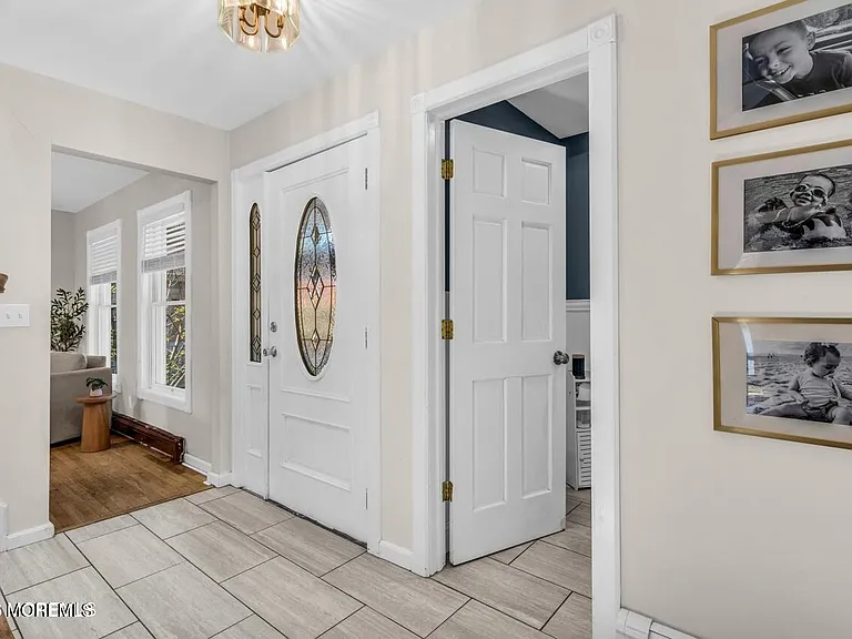 51 Venice Dr — Photo 24
