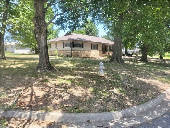 4th image of 1004 W Magnolia St