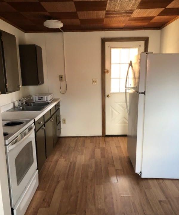 1st image of 118 W Washington St #B