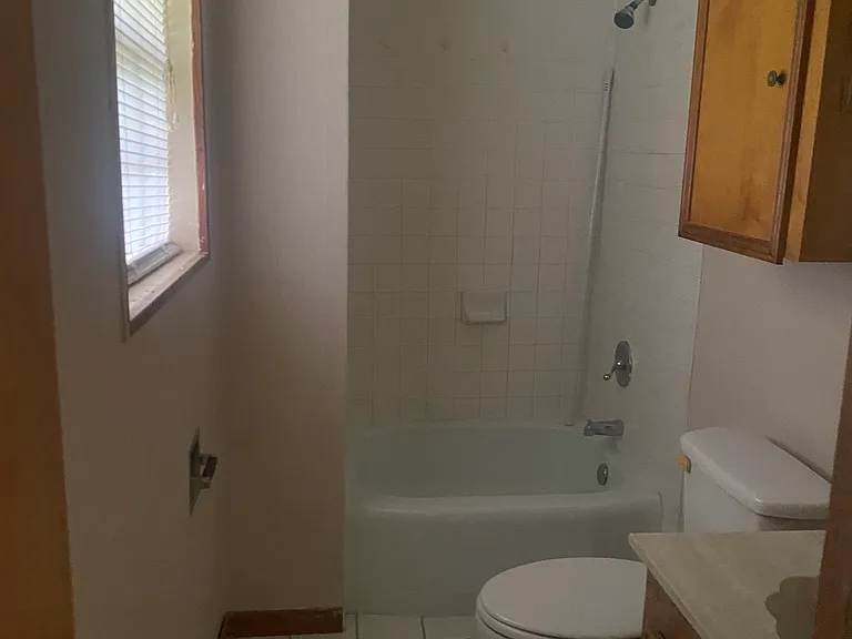 223 Driftwood St — Photo 9
