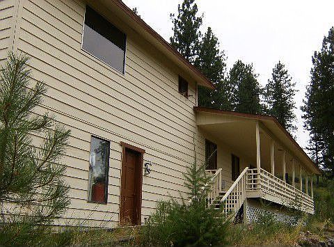 Newly painted outside in light sand and brown tones