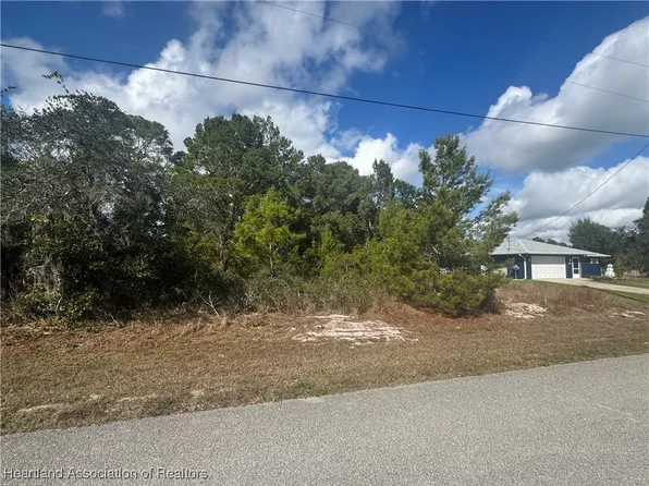 427 W Waterway Ave NW, Lake Placid, FL 33852