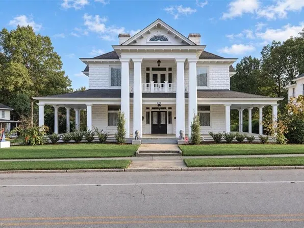 403 W Front St, Statesville, NC 28677
