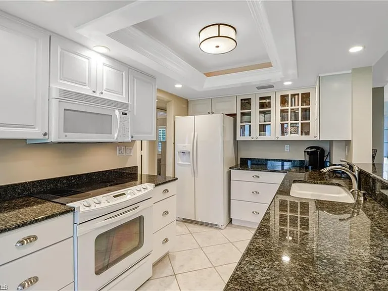 10475 Gulf Shore Dr #114 — Photo 7