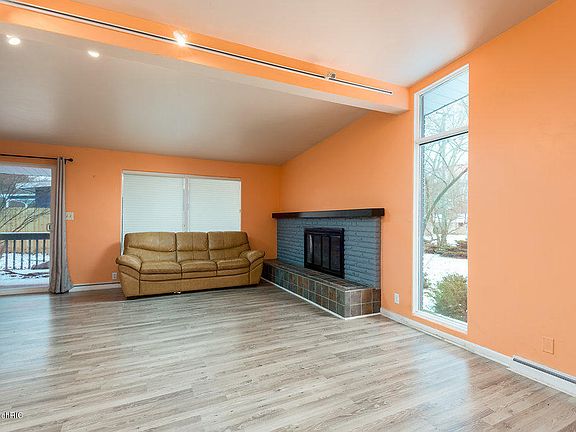 3rd image of 774 Southgate St