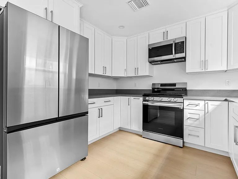 360 Burchett St #6 — Photo 24