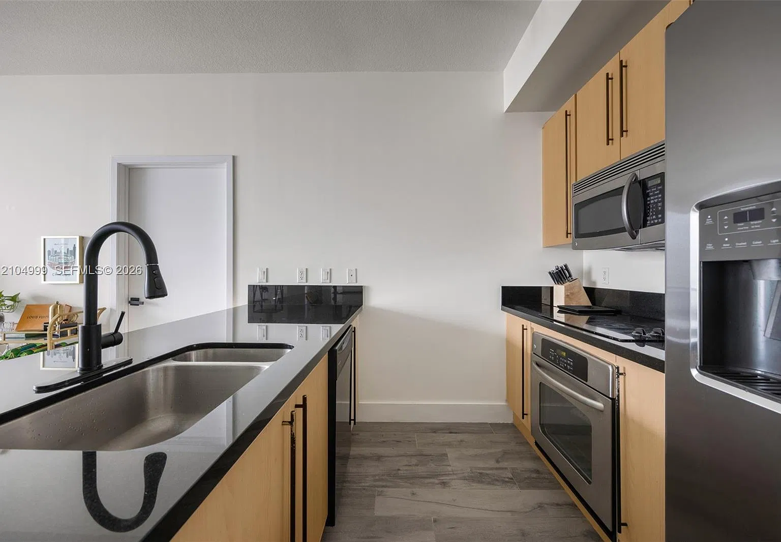 The Axis On Brickell Ii C — Photo 4