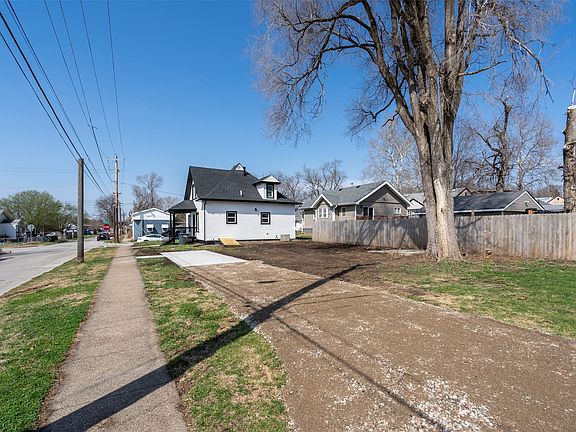 5th image of 2901 4th St