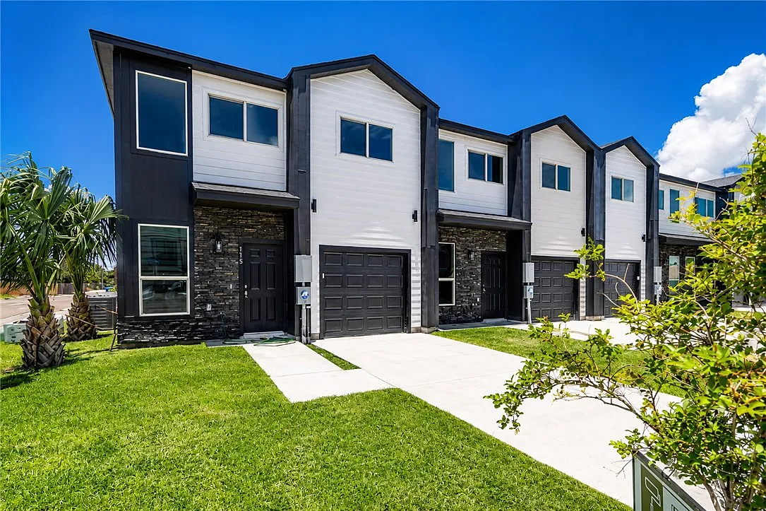 3 bed, 2.5 bath, 1464 sqft, $1,995 — Photo 1