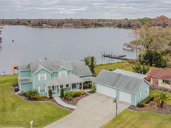 3rd image of 10207 Lake Grove Dr