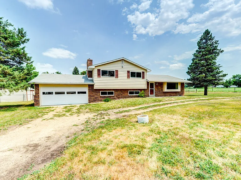518 Clover Ln — Photo 40