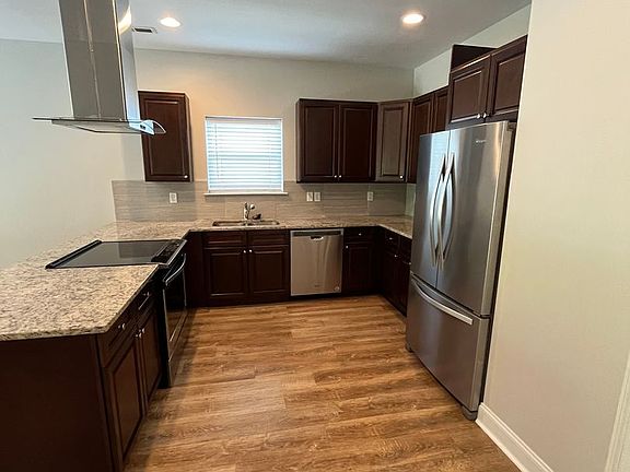 3rd image of 8407 Brookmoor Ln