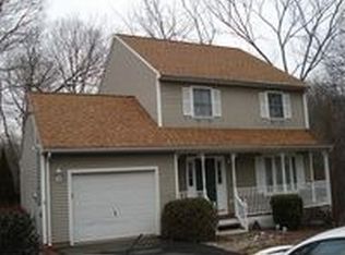 91 Victoria Ct, Hamden, CT 06514