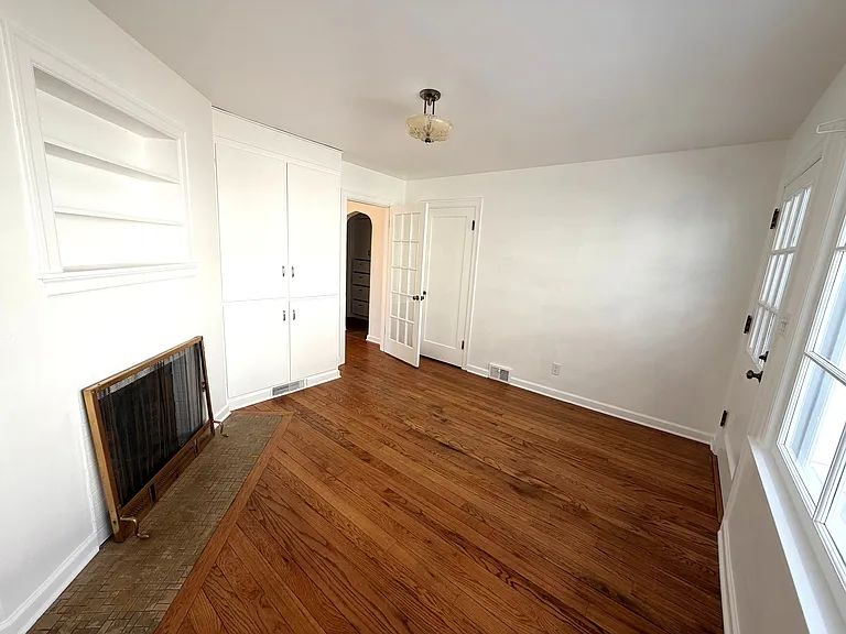1802 Cedar St — Photo 13