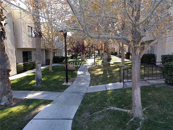 3rd image of 2642 Aracatuba Ave