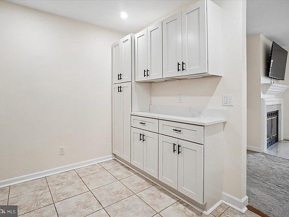4th image of 3800 Ridge Knoll Ct APT 9
