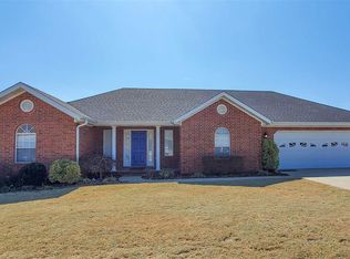 2902 Carriage Hill Dr, Paragould, AR 72450