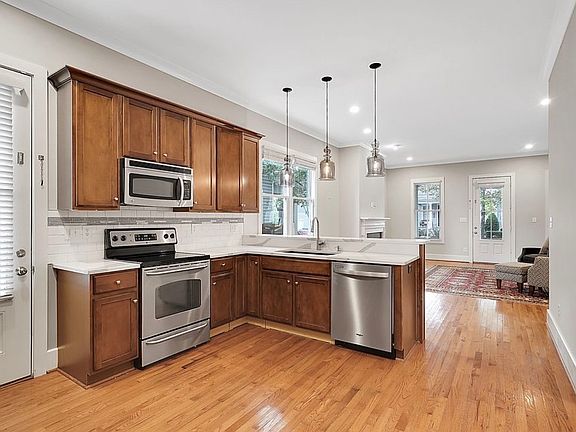 5th image of 9206 Featherbell Blvd