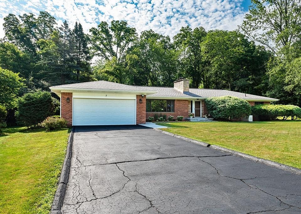 1st image of 7 Shipman Cir