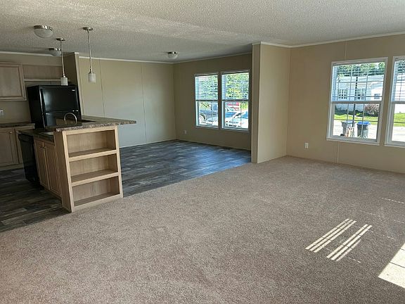 3rd image of 49580 Linden St #129