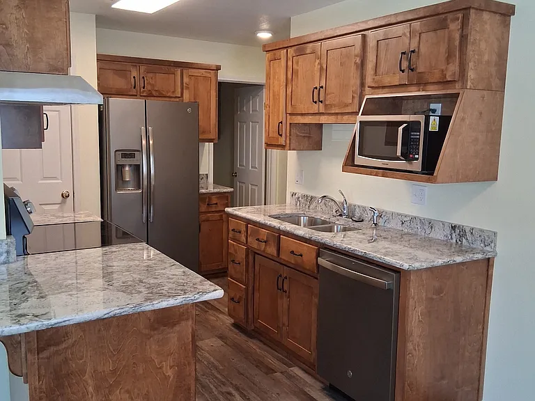 815 S Greenwood Dr — Photo 2