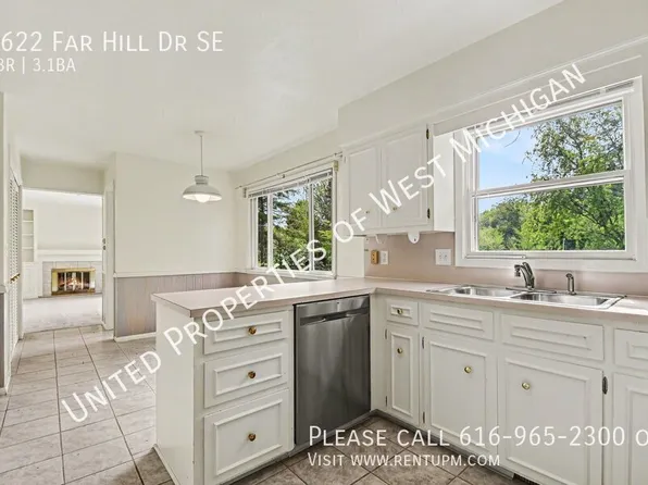 5622 Far Hill Dr SE, Grand Rapids, MI 49546