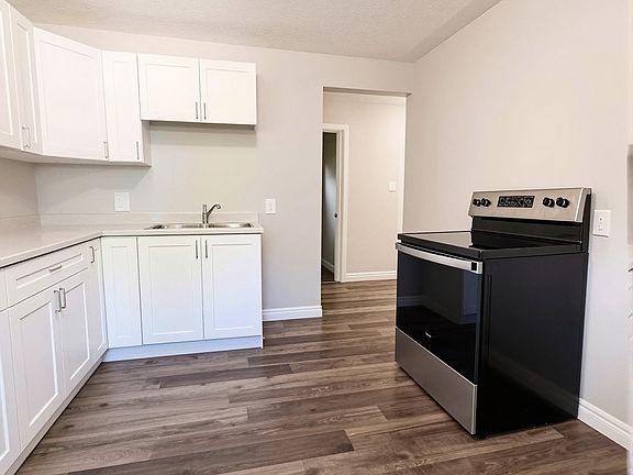 2nd image of 537 Confederation St #4