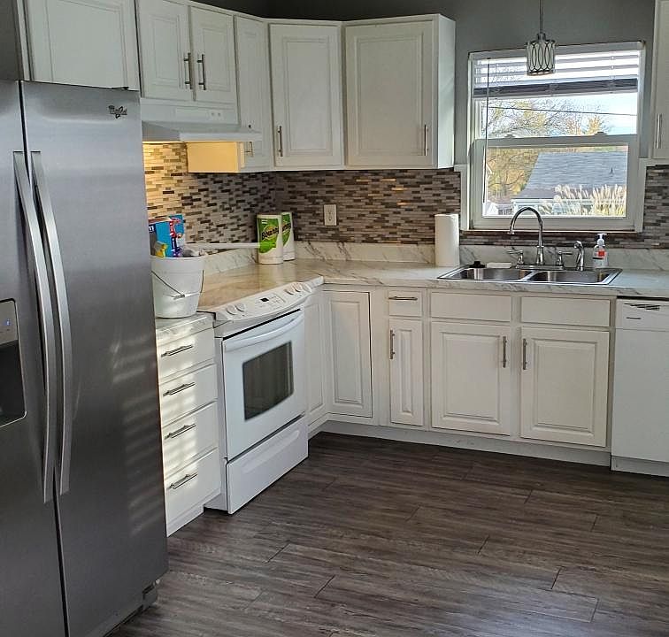 2nd image of 2724 Gaston Ave
