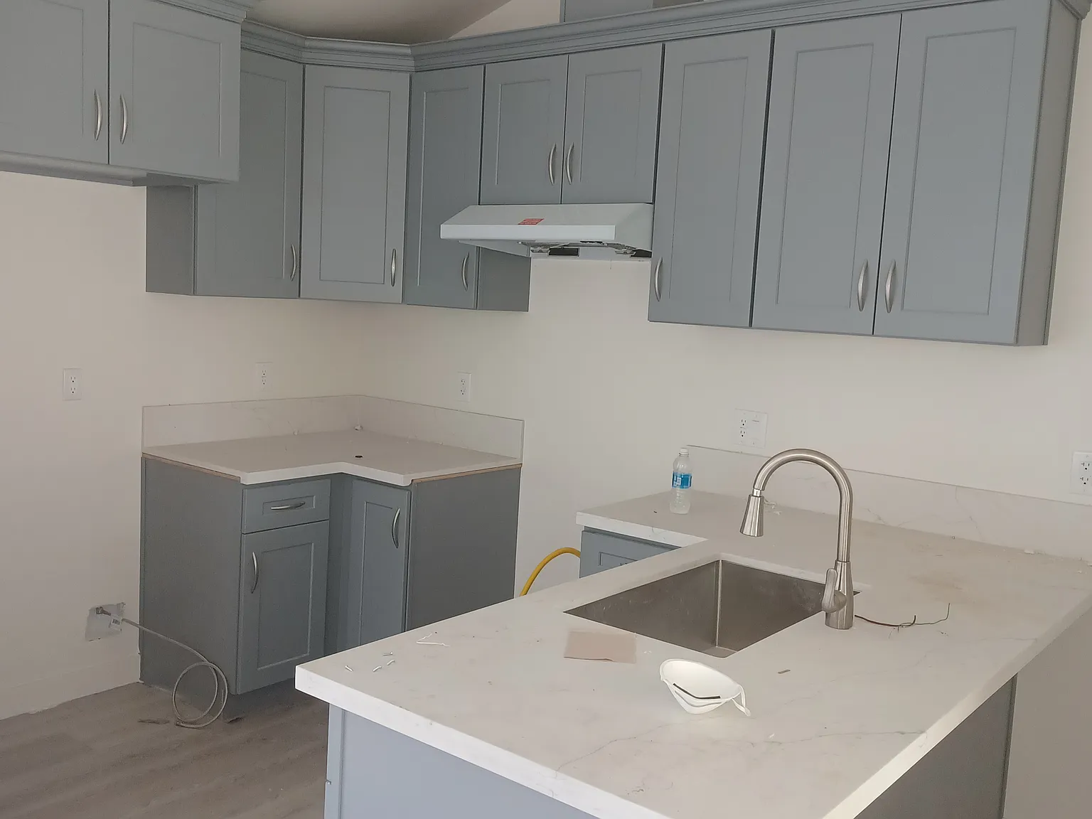 2 bed, 640 sqft, $2,700 — Photo 3