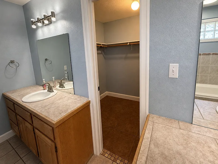 Master Bath, view 2.