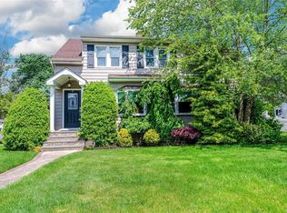 2677 Terrell Ave, Oceanside, NY 11572