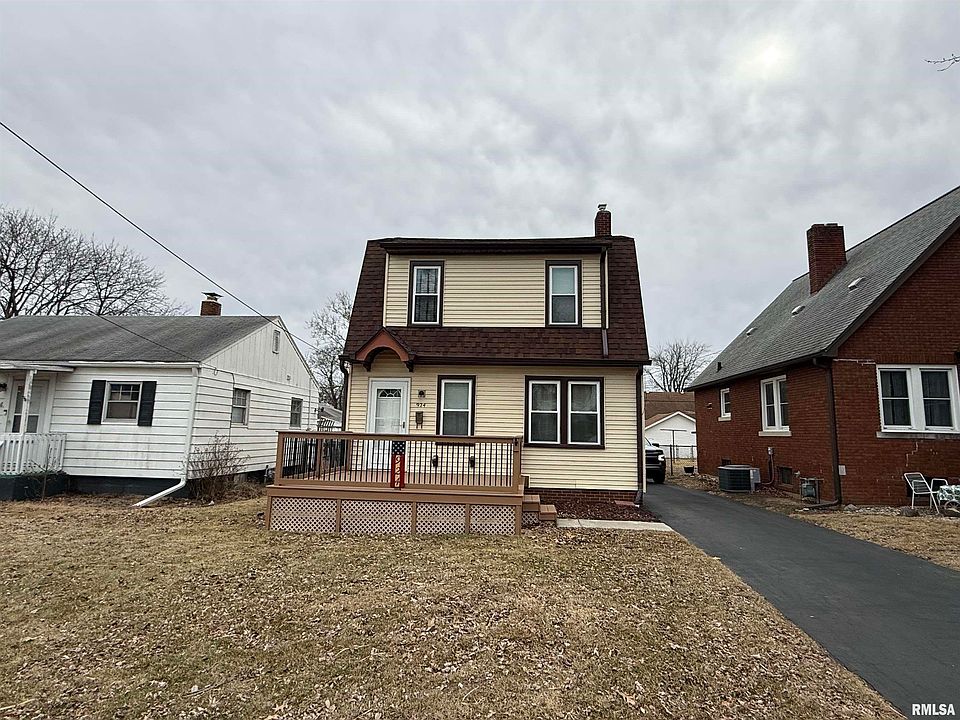 1st image of 924 E Maywood Ave