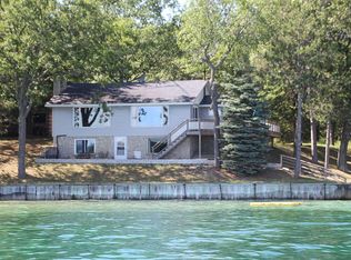 10107 Clear Lake Dr, Atlanta, MI 49709