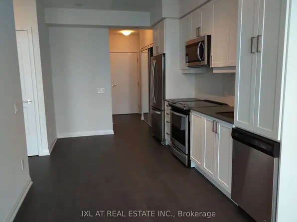7895 Jane St #2818, Vaughan, ON L4K 0K2