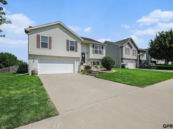 19640 V St, Omaha, NE 68135