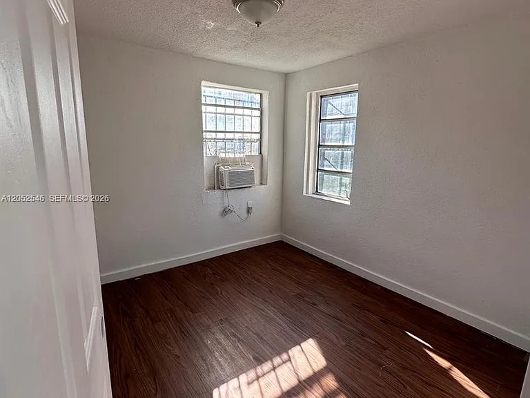 3660 NW 20th Ave #4 — Photo 5