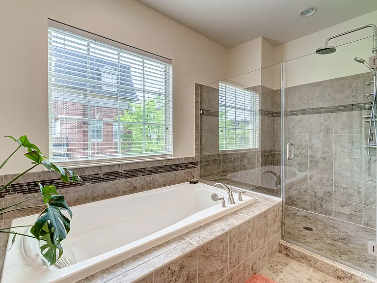 510 Overlook Park Dr #32 — Photo 11