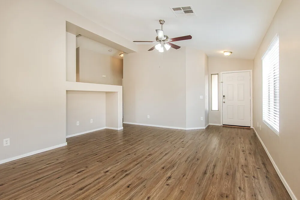 3 bed, 2.0 bath, 1190 sqft, $1,720 — Photo 4