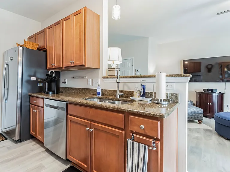 9598 Walkers Glen Dr — Photo 12