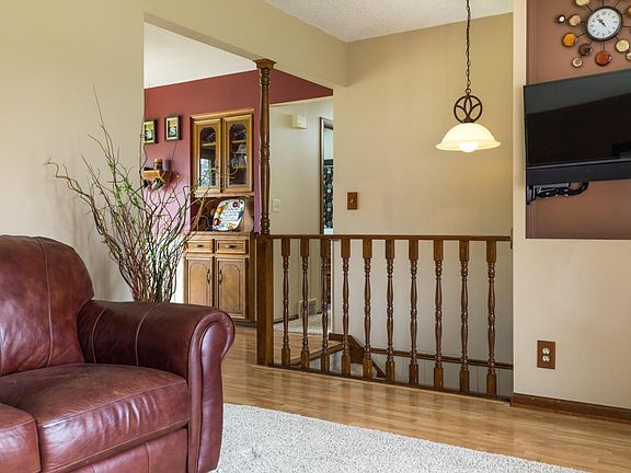 3rd image of 4334 Glen Hollow Dr