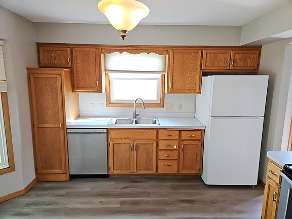 5th image of 7613 Fairfield Rd