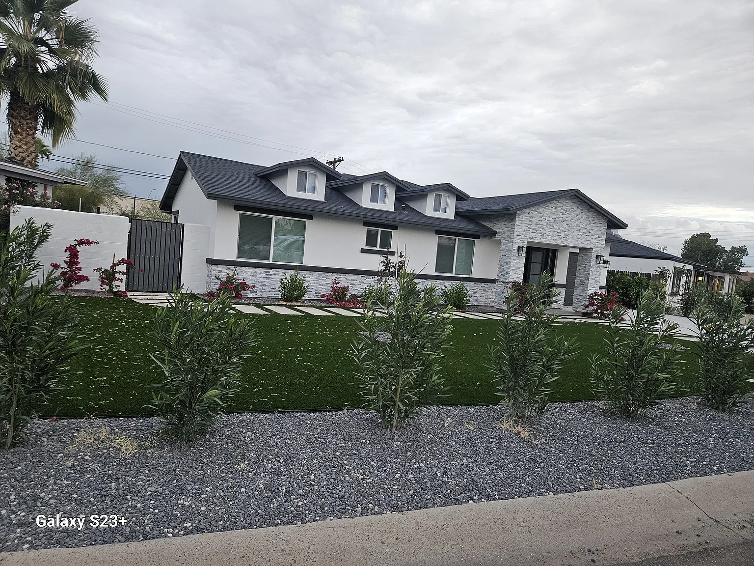 4 bed, 2100 sqft, $6,900 — Photo 1