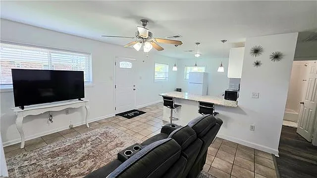 2 bed, 1.0 bath, 809 sqft, $1,400 — Photo 4